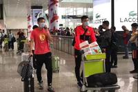 恒大冬训归来球员尽数面戴口罩 望所有人健康