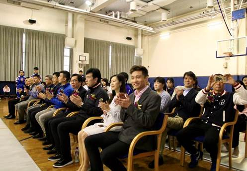 A1国际拉脫維亞国家重剑队 领队、澳门培正中學击剑队主教练 龙杰先生（右一）在开幕礼