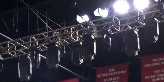 现场灯光设备晃动