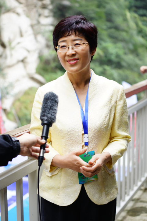 渭南市人民政府副市长高洁接受媒体采访