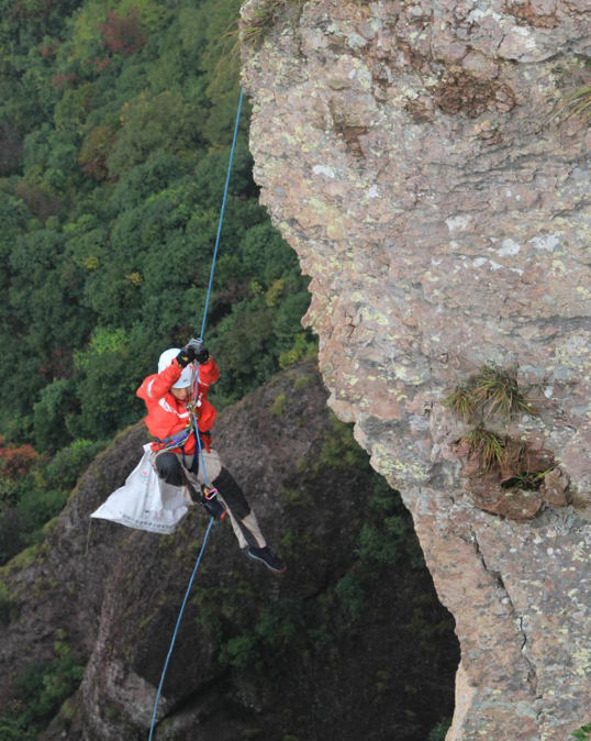 景区高空捡垃圾