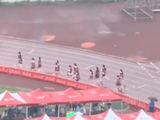 大雨中继续的衡水中考体测 人性温度何在