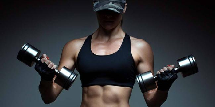 引体向上一个也做不了 从基础健身开始