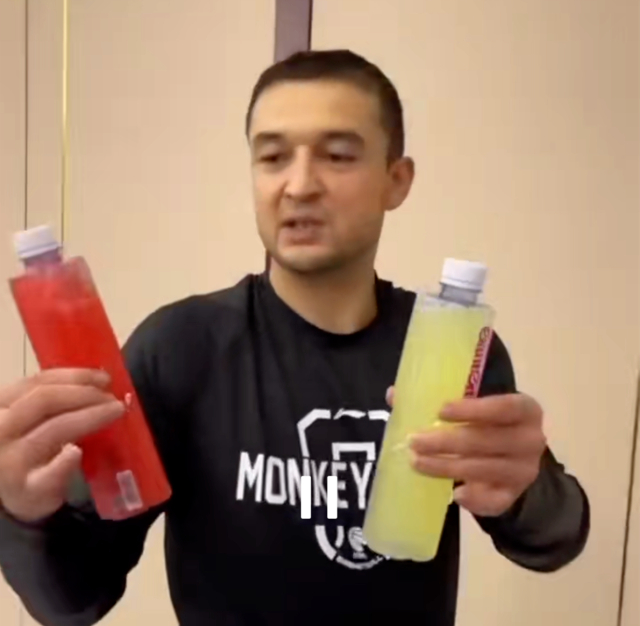 看到球员浪费水，西热力江怒火中烧