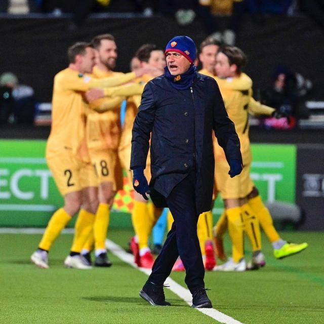 穆里尼奥为何遭遇大屠杀？