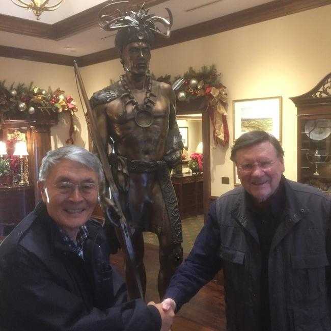 笔者和艾伦2018年12月4日在切诺基城乡高尔夫俱乐部