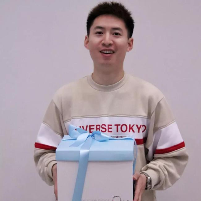 “梗王”方博私下里其实是个暖心boy