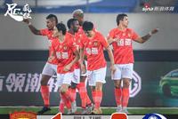 中超-艾克森造乌龙龙东中框 恒大1-0大连静待争冠