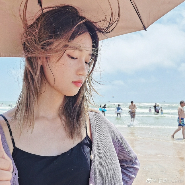 跳高美女邵雨琪走红网络