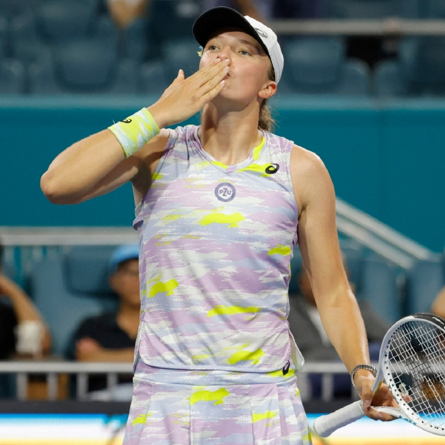 斯瓦泰克顶住佩古拉在第二盘的反扑大比分2-0胜出携16连胜挺进迈阿密站女单决赛