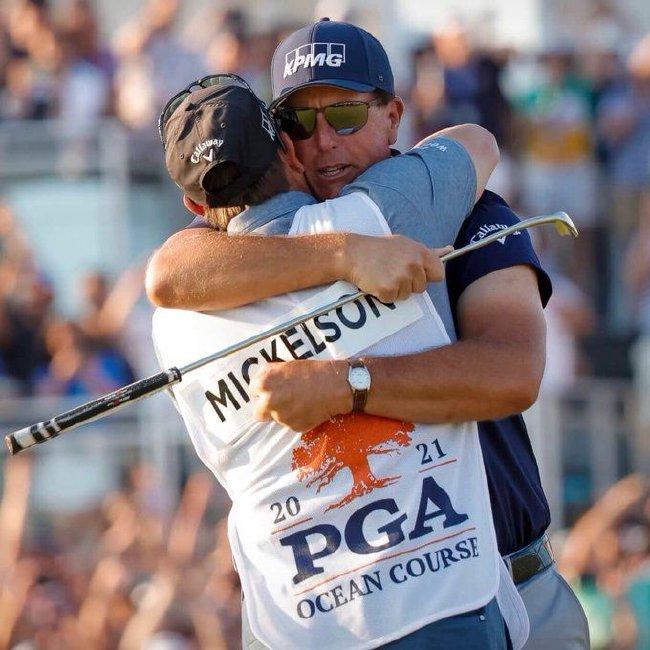 米克尔森与弟弟一谈夺得2021年PGA锦标赛冠军