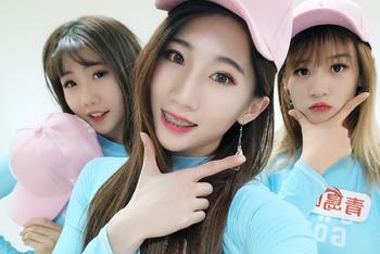 啦啦女郎私照靓丽动人