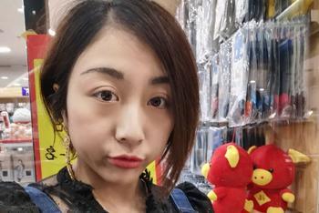 隋文静卖萌嘟嘴自拍