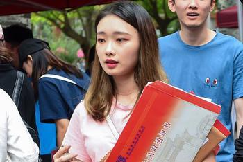 北体大开学美女云集