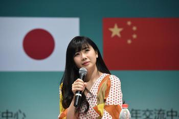 福原爱出席活动气质佳
