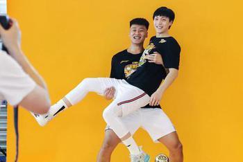 赵睿公主抱胡明轩