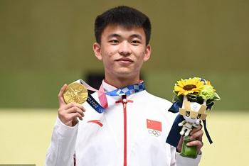 步枪三姿张常鸿夺金