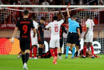 欧冠-巴萨1-2摩纳哥