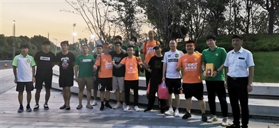 黄石球迷与北京球迷友情互动