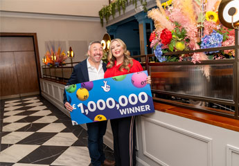 夫妻25年中奖图