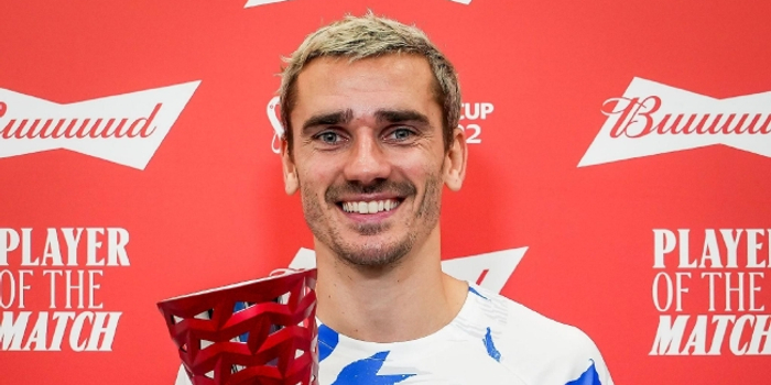 攻防俱佳表现抢眼快船詹姆斯正悄然改变球队命运