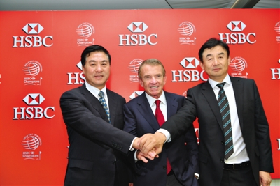 从左到右：张小宁、芬臣、孙立平在汇丰冠军赛新闻发布会（照片来自新浪高尔夫）