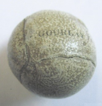 印有制作工匠名字的羽毛球