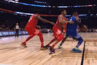 GIF-正面压制!字母哥1V1大帽詹姆斯后仰跳投