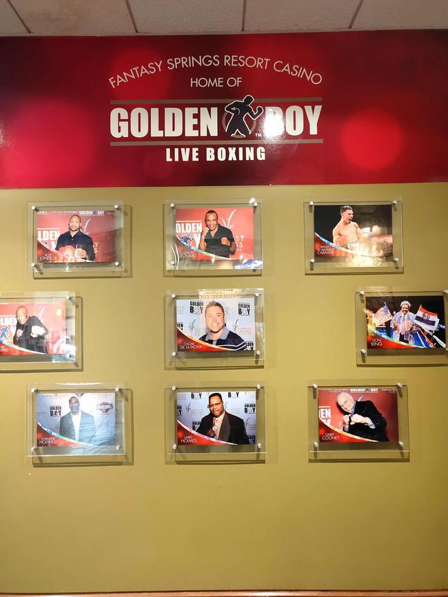 酒店廊桥上的金童公司办赛邀请名人一览