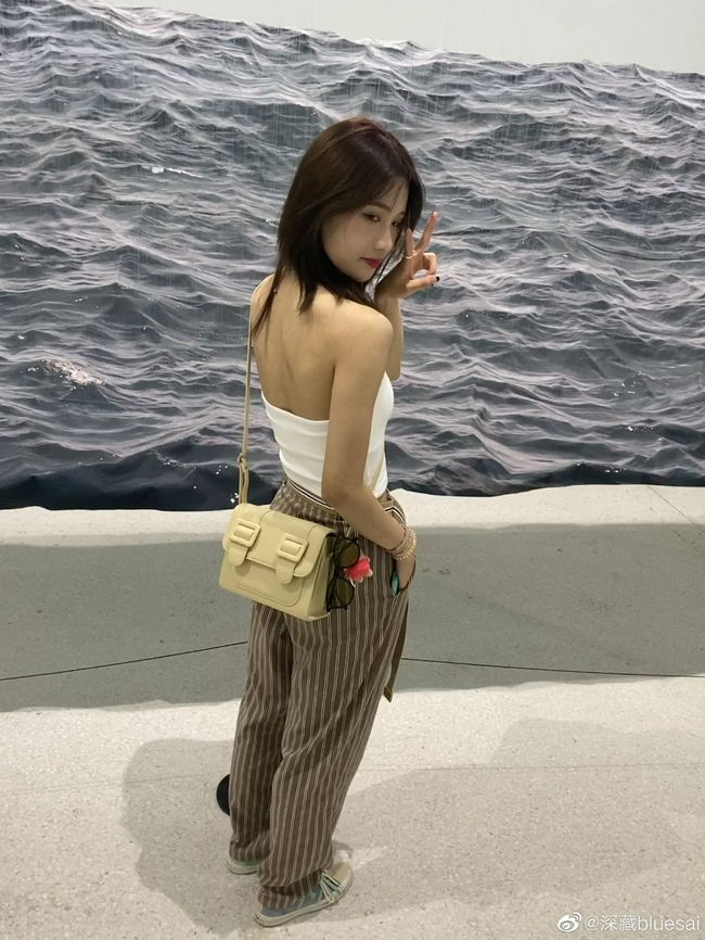 跳高美女邵雨琪走红网络