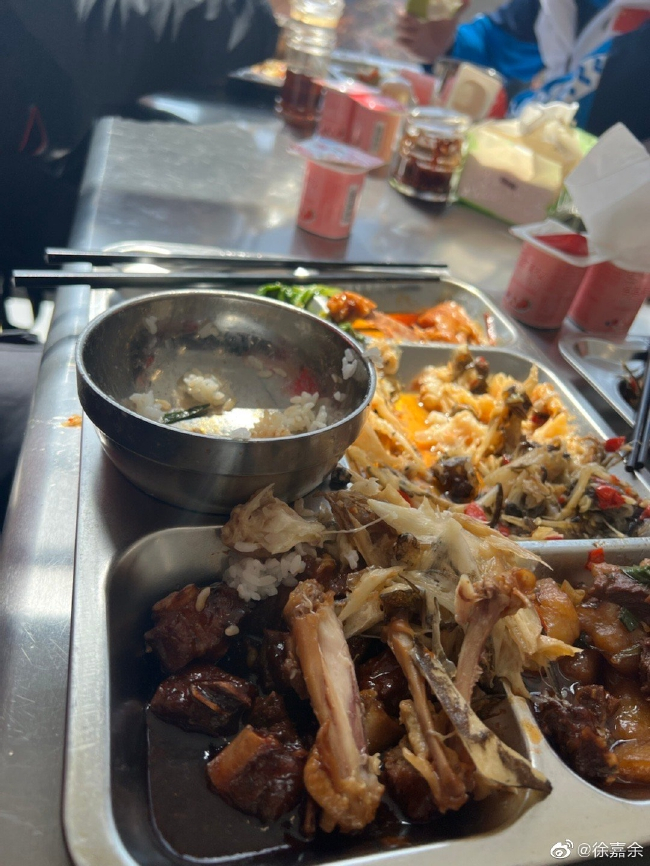徐嘉余自称饭桶挑战成功