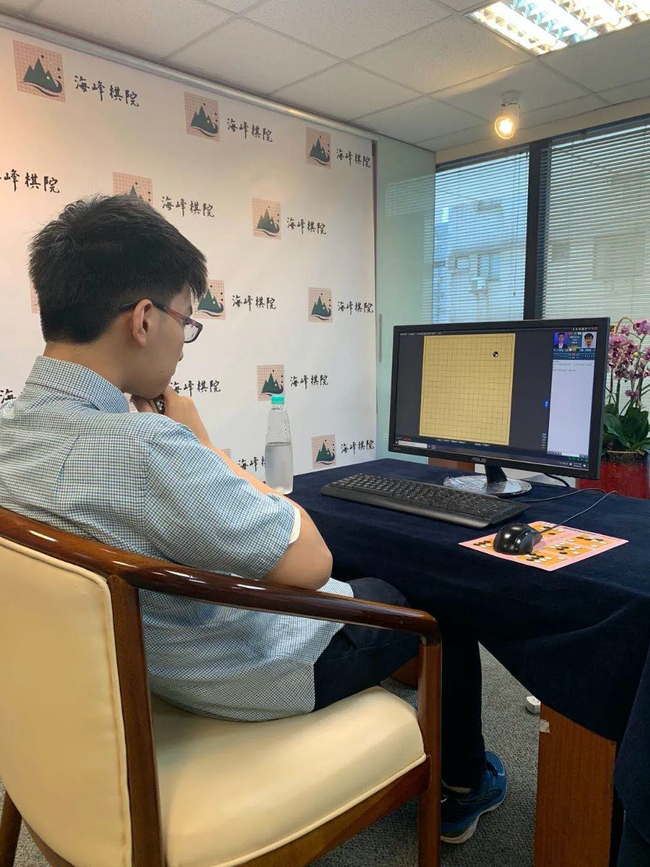 许皓鋐六段 胜 丁世雄五段