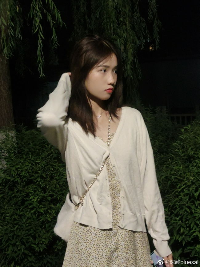 跳高美女邵雨琪走红网络