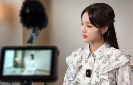 高清-俞俐均接受像素生长专访写真