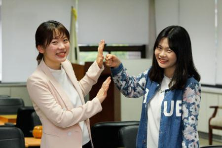 金彩瑛金多瑛姐妹