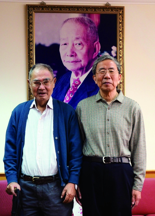 前中国棋院院长华以刚八段与倪耀良