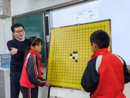 葛老师教学经验丰富，孩子们很快就抓住了要点