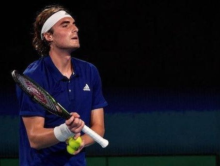 西西帕斯虽然回归单打赛场但肘部仍未100%恢复