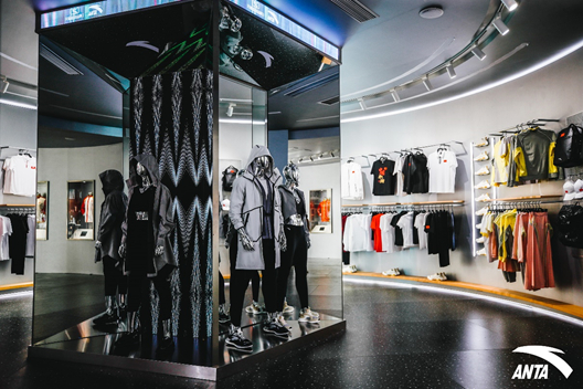 安踏冠军体验店冠军空间