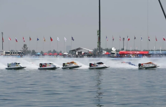 9月21日-23日，F1世锦赛中国襄阳大奖赛在汉江畔鱼梁洲F1H2O国际赛场成功举行