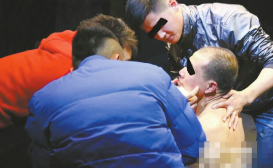 2016年，年仅16岁的王皓然曾“KO”41岁的上班族李浪，并导致后者昏迷3分钟