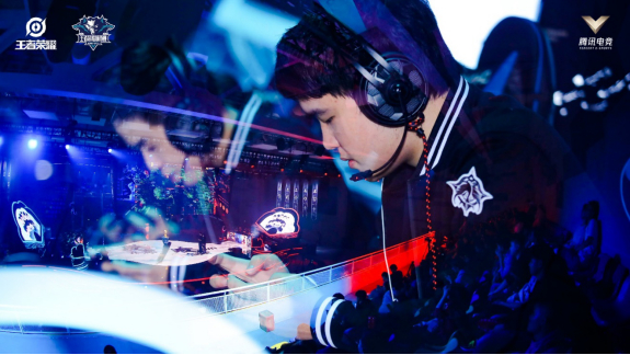 城市赛选手全身心投入竞技