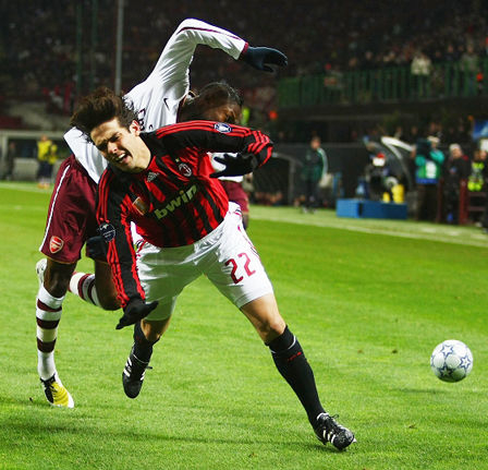 那一年米兰还拥有刚刚拿到金球奖的卡卡