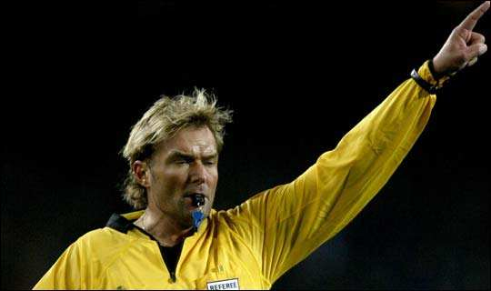 弗里斯克不堪被威胁而宣布退役