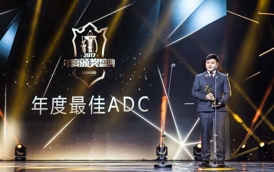 年度最受欢迎选手RNG.Uzi