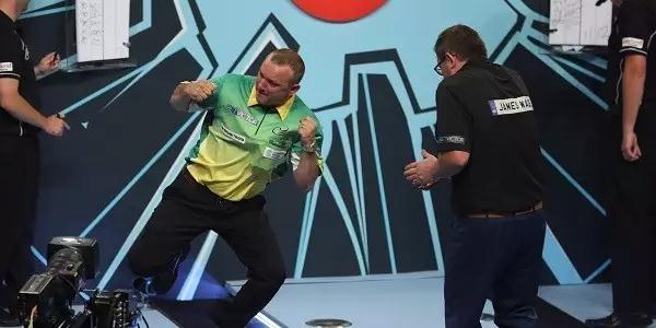 Darren Webster达伦韦伯斯特