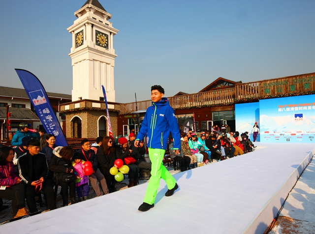 2017年南山雪地男超模 赵坤 演绎PICTURE雪服