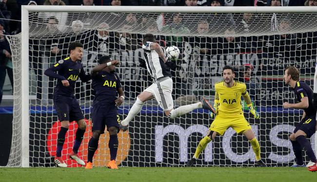 曼朱基奇头球攻门