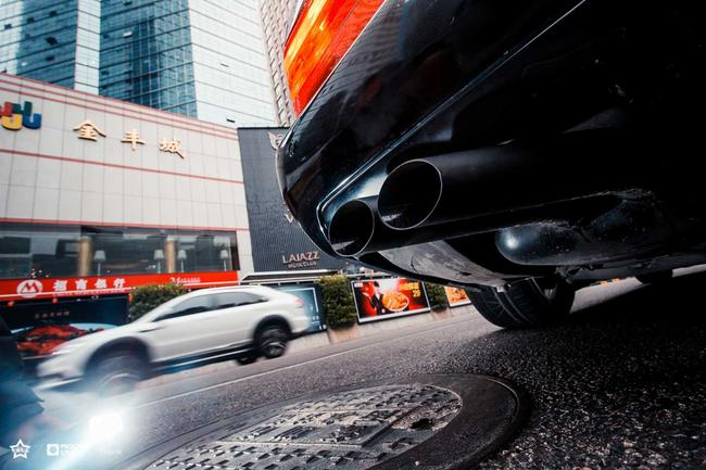 brabus尾段可变阀门排气是彰显动力的标志