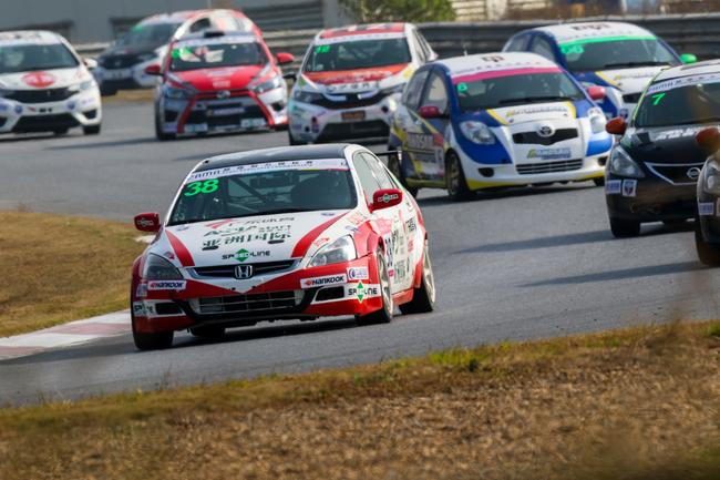 女车手林立参加肇庆12小时耐力赛